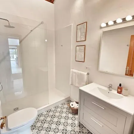 Вилла No 2. Stunning 4-bedroom With Large Pool *