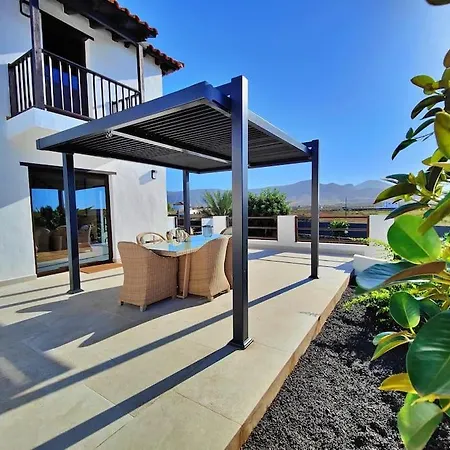 No 2. Stunning 4-bedroom With Large Pool Вилла *