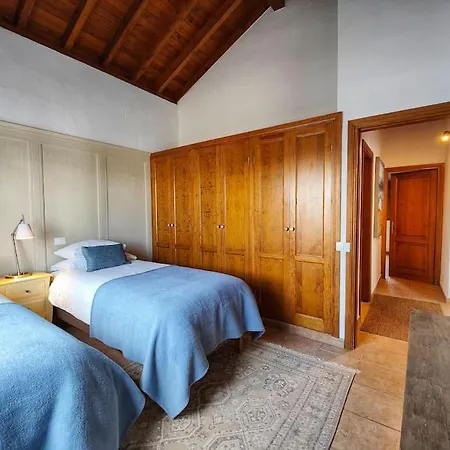 No 2. Stunning 4-bedroom With Large Pool Ла-Олива