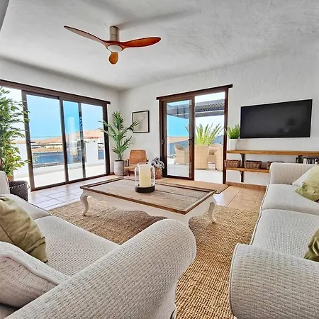 No 2. Stunning 4-bedroom With Large Pool *