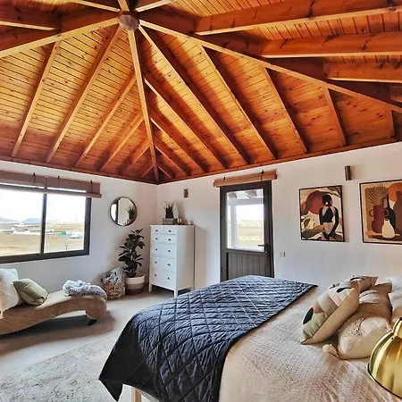 No 2. Stunning 4-bedroom With Large Pool Вилла Ла-Олива